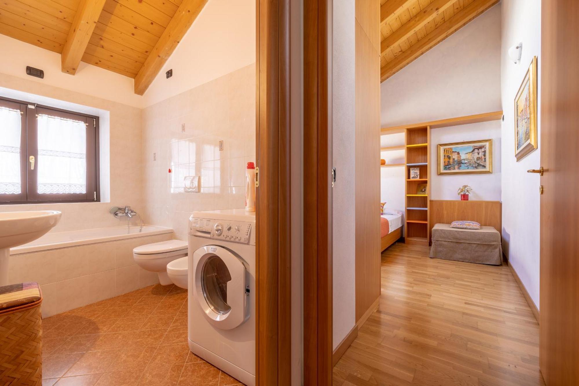 Apartment By The Ferry - Menaggio Exterior foto
