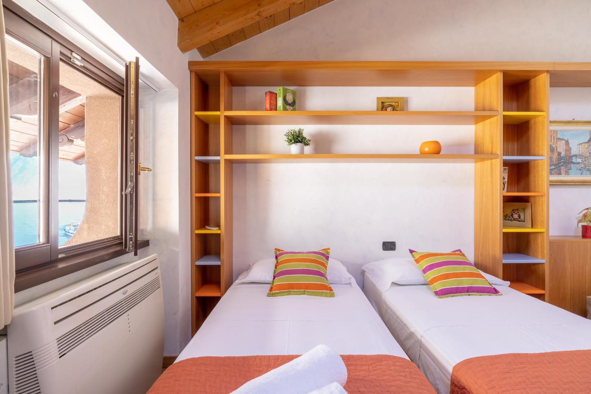Apartment By The Ferry - Menaggio Exterior foto